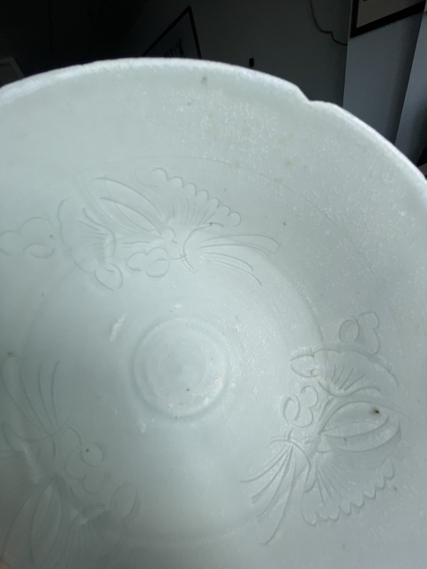 古玩陶瓷影青刻花碗真品鑒賞圖