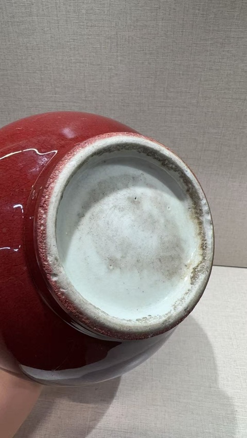 古玩陶瓷紅釉賞瓶真品鑒賞圖