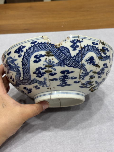 古玩陶瓷青花趕珠龍紋蓮子碗真品鑒賞圖