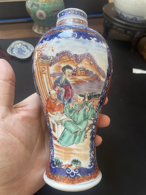 古玩陶瓷青花廣琺瑯風(fēng)格人物紋梅瓶真品鑒賞圖