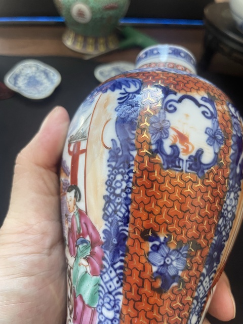 古玩陶瓷青花廣琺瑯風(fēng)格人物紋梅瓶真品鑒賞圖