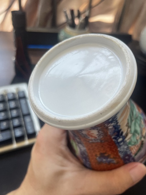 古玩陶瓷青花廣琺瑯風(fēng)格人物紋梅瓶真品鑒賞圖