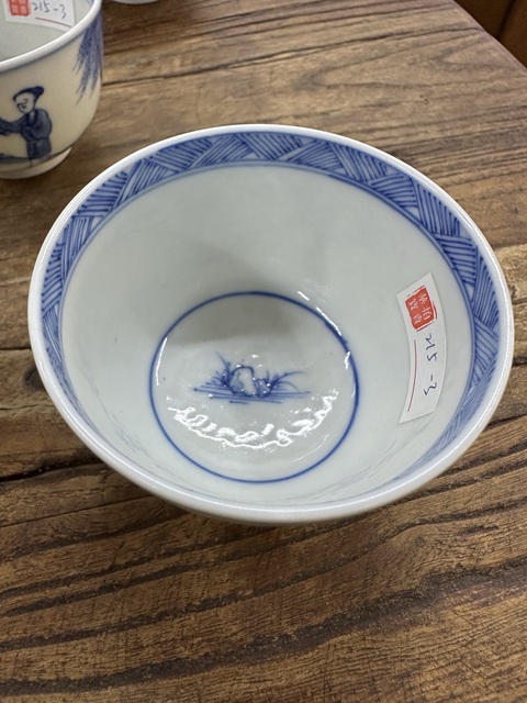 古玩陶瓷清晚期人物主人杯真品鑒賞圖