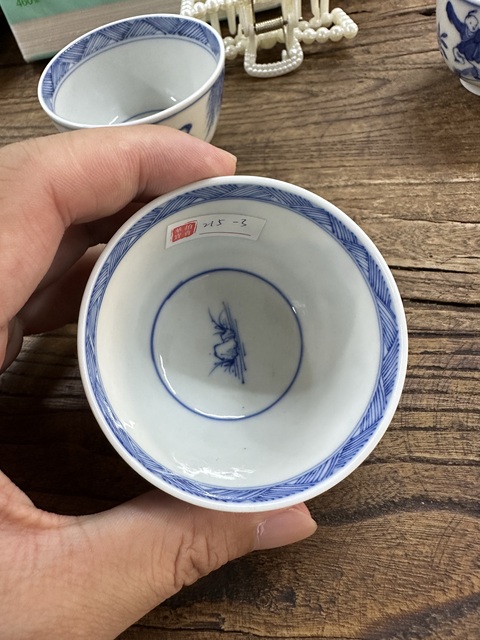 古玩陶瓷清晚期人物主人杯真品鑒賞圖