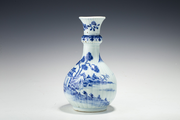 古玩陶瓷清中早·青花山水人物紋蒜頭瓶真品鑒賞圖