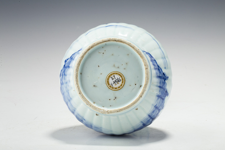 古玩陶瓷清中早·青花山水人物紋蒜頭瓶真品鑒賞圖