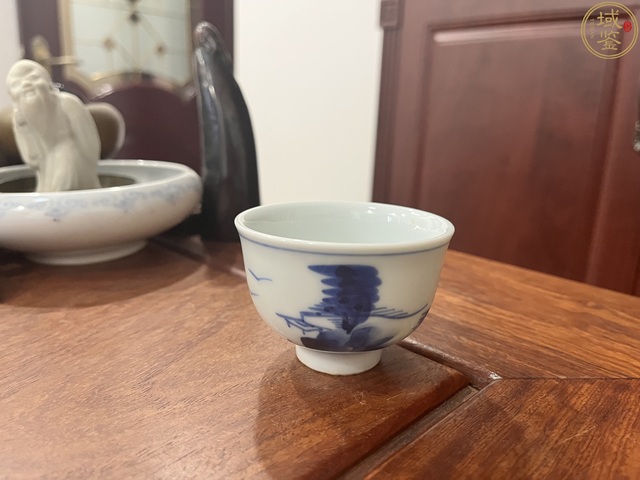 古玩陶瓷山水紋青花杯真品鑒賞圖
