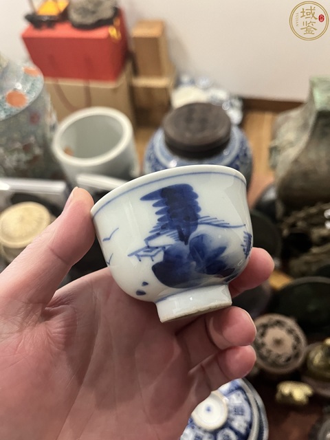 古玩陶瓷山水紋青花杯真品鑒賞圖