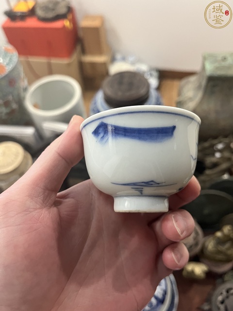 古玩陶瓷山水紋青花杯真品鑒賞圖
