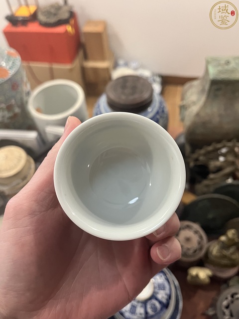 古玩陶瓷山水紋青花杯真品鑒賞圖