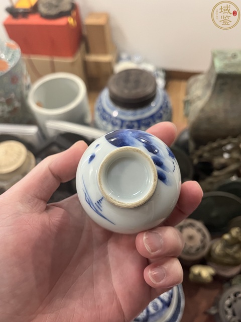 古玩陶瓷山水紋青花杯真品鑒賞圖