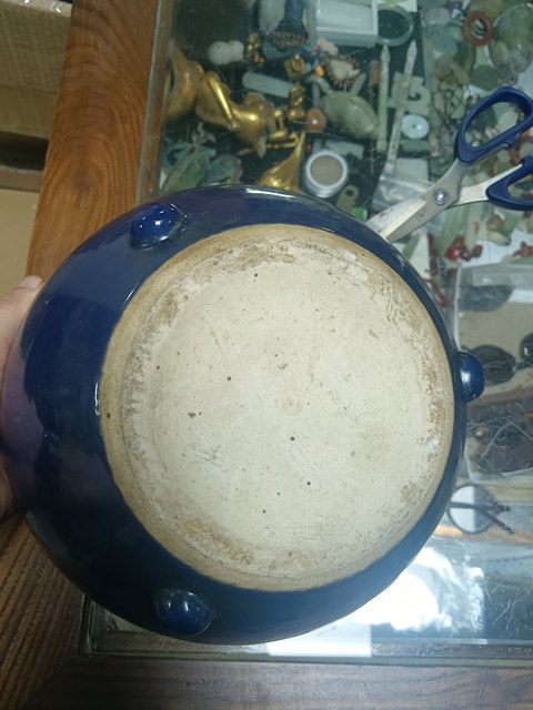 古玩陶瓷霽藍釉三乳足缽式香爐真品鑒賞圖
