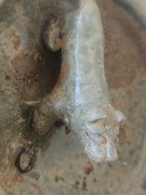 古玩陶瓷兩晉南北朝·青釉貼塑犬洗 真品鑒賞圖