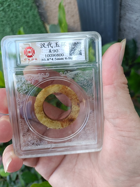 古玩玉器漢代玉環(huán)拍賣,當(dāng)前價(jià)格99元