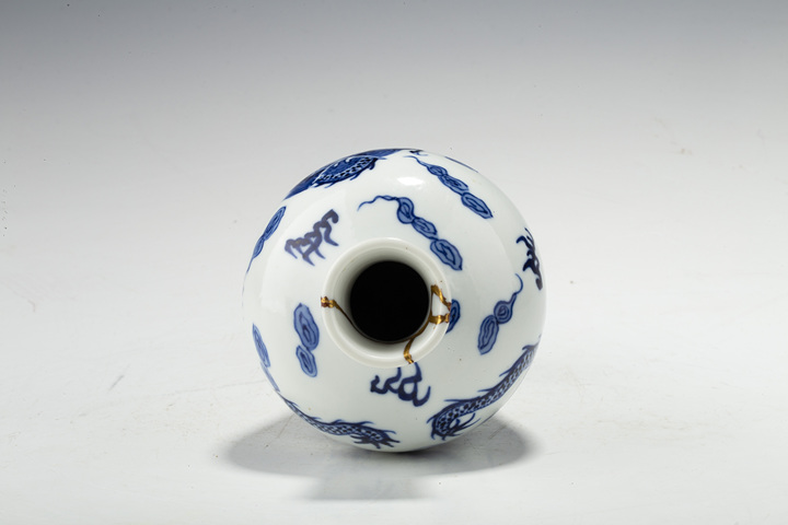 古玩陶瓷清晚·青花龍紋瓶真品鑒賞圖