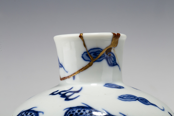 古玩陶瓷清晚·青花龍紋瓶真品鑒賞圖