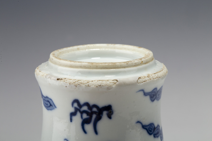 古玩陶瓷清晚·青花龍紋瓶真品鑒賞圖
