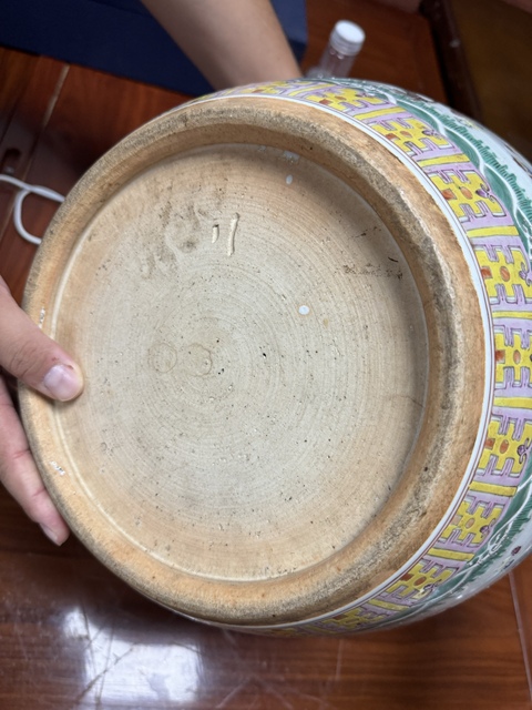 古玩陶瓷粉彩龍紋畫缸真品鑒賞圖
