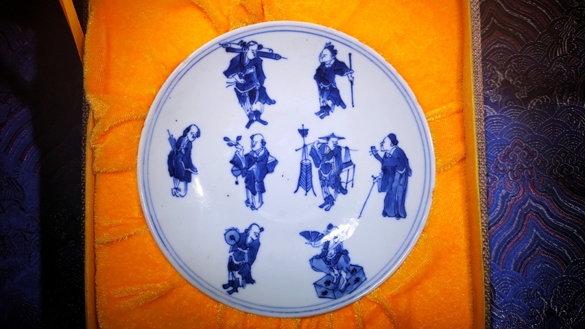 古玩陶瓷清晚期·青花八仙人物盤真品鑒賞圖