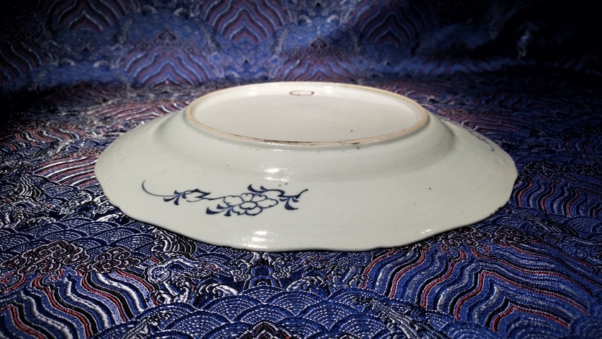 古玩陶瓷清中期·青花人物山水大盤真品鑒賞圖
