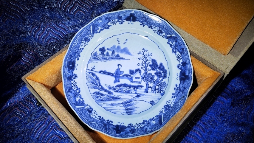 古玩陶瓷清中期·青花人物山水大盤真品鑒賞圖