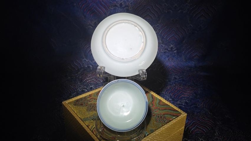古玩陶瓷清康熙·青花加彩山水花卉紋杯碟真品鑒賞圖
