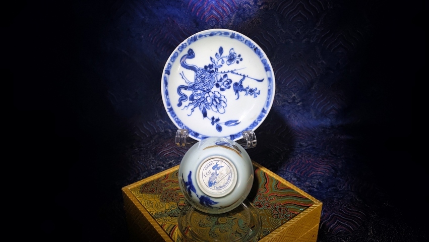 古玩陶瓷清康熙·青花加彩山水花卉紋杯碟真品鑒賞圖