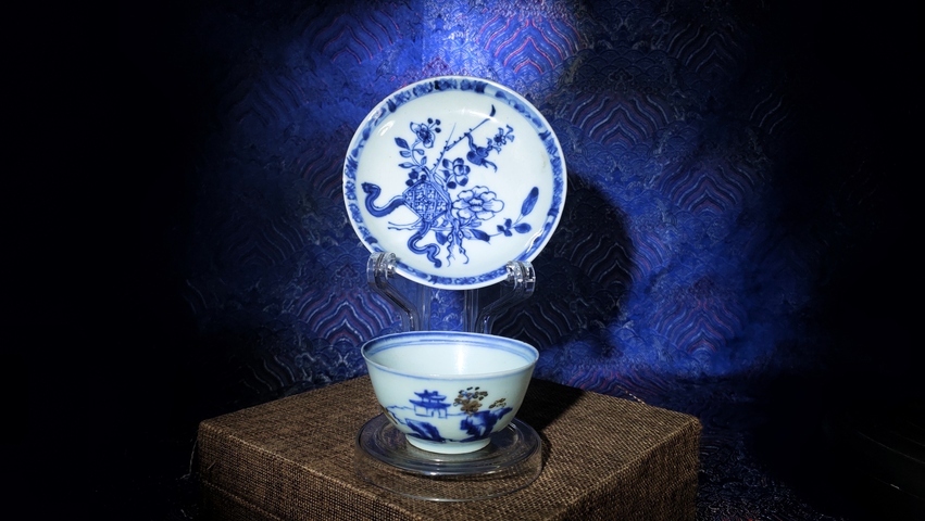 古玩陶瓷清康熙·青花加彩山水花卉紋杯碟真品鑒賞圖