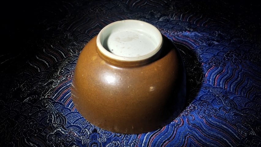 古玩陶瓷清雍正·外紫金釉內粉彩花卉紋碗真品鑒賞圖