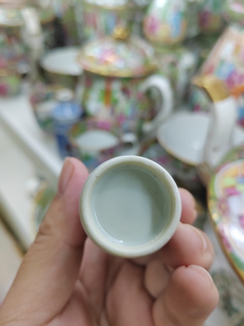 古玩陶瓷清中期 青花釉里紅人物故事紋鼻煙壺拍賣，當(dāng)前價(jià)格17800元