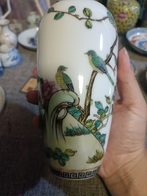 古玩陶瓷琺瑯彩風格粉彩花鳥紋撇口瓶拍賣，當前價格3888元