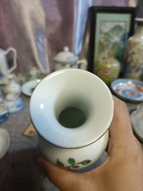 古玩陶瓷琺瑯彩風格粉彩花鳥紋撇口瓶拍賣，當前價格3888元
