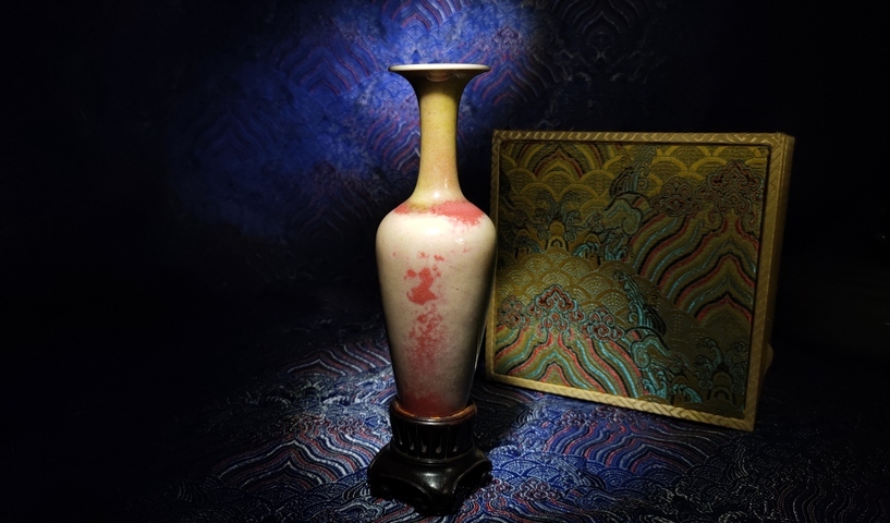 古玩陶瓷清末民初·“大清康熙年制”豇豆紅柳葉瓶真品鑒賞圖