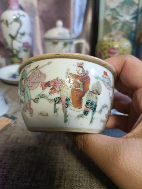 古玩陶瓷粉彩麒麟送子刨花缸真品鑒賞圖