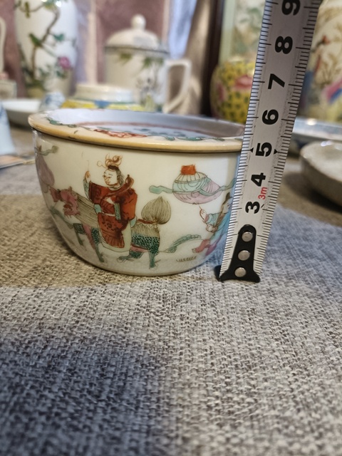 古玩陶瓷粉彩麒麟送子刨花缸真品鑒賞圖
