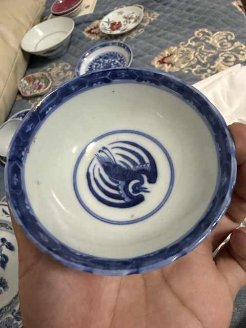 古玩陶瓷樓臺亭閣山水紋青花茶圓真品鑒賞圖