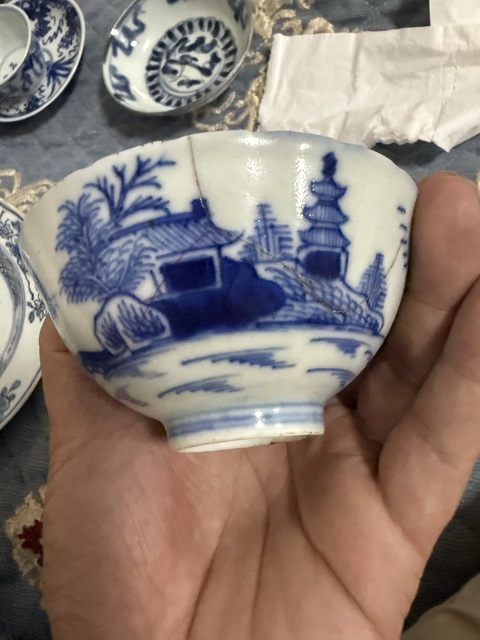 古玩陶瓷樓臺亭閣山水紋青花茶圓真品鑒賞圖