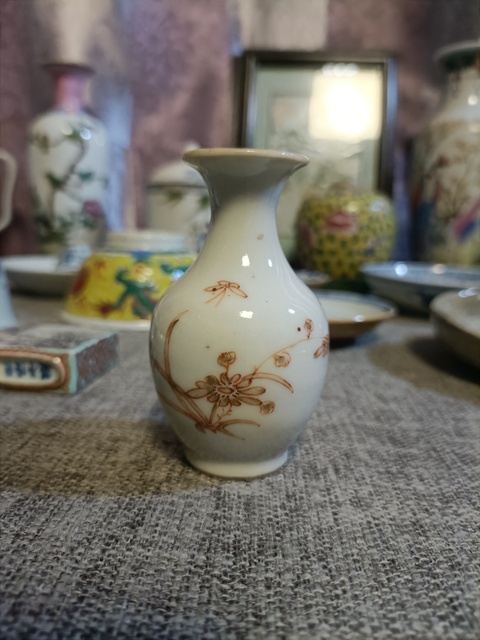 古玩陶瓷礬紅描金花卉紋撇口瓶拍賣，當(dāng)前價格2888元