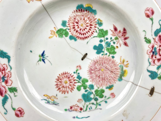 古玩陶瓷清雍正·粉彩團菊花卉折沿盤拍賣，當前價格396元