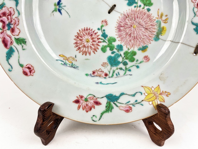 古玩陶瓷清雍正·粉彩團菊花卉折沿盤拍賣，當前價格396元