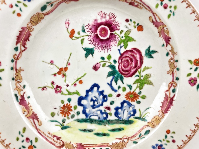古玩陶瓷清雍正·粉彩花卉紋花口盤真品鑒賞圖
