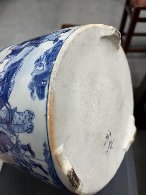 古玩陶瓷青花八仙人物三足爐真品鑒賞圖