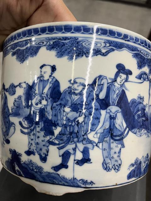 古玩陶瓷青花八仙人物三足爐真品鑒賞圖