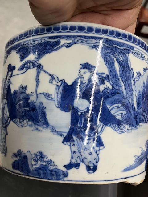 古玩陶瓷青花八仙人物三足爐真品鑒賞圖
