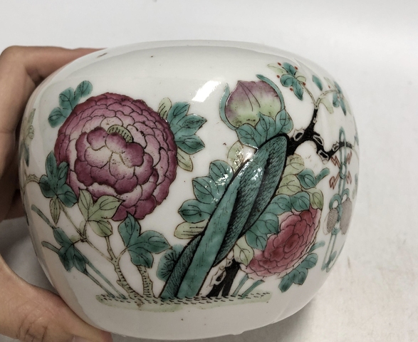 古玩陶瓷清晚·粉彩花蝶紋圍棋罐拍賣，當前價格3269元