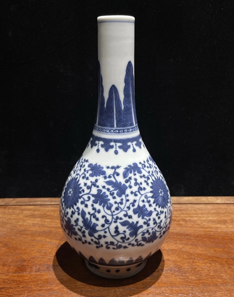 古玩陶瓷青花錐把瓶真品鑒賞圖