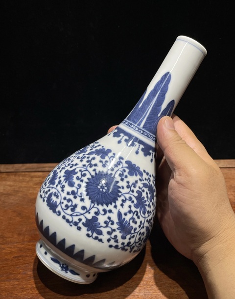 古玩陶瓷青花錐把瓶真品鑒賞圖