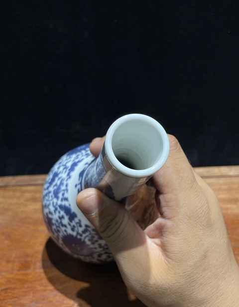 古玩陶瓷青花錐把瓶真品鑒賞圖