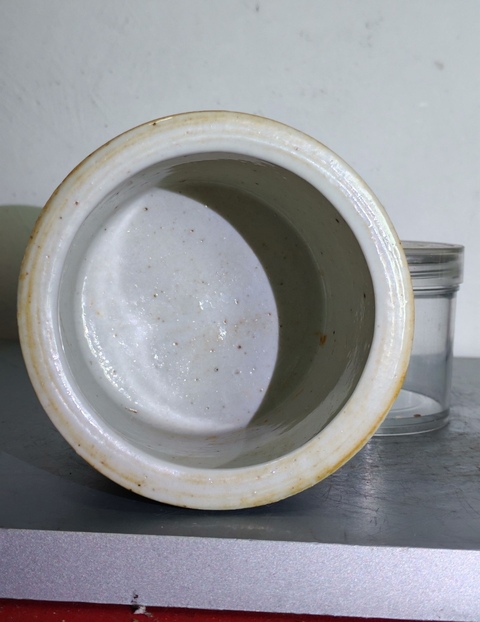 古玩陶瓷紅釉直筒爐真品鑒賞圖