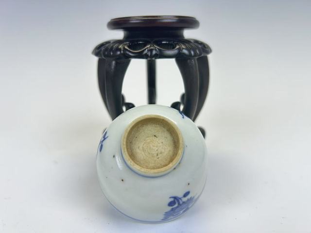 古玩陶瓷清中期·青花花卉杯真品鑒賞圖